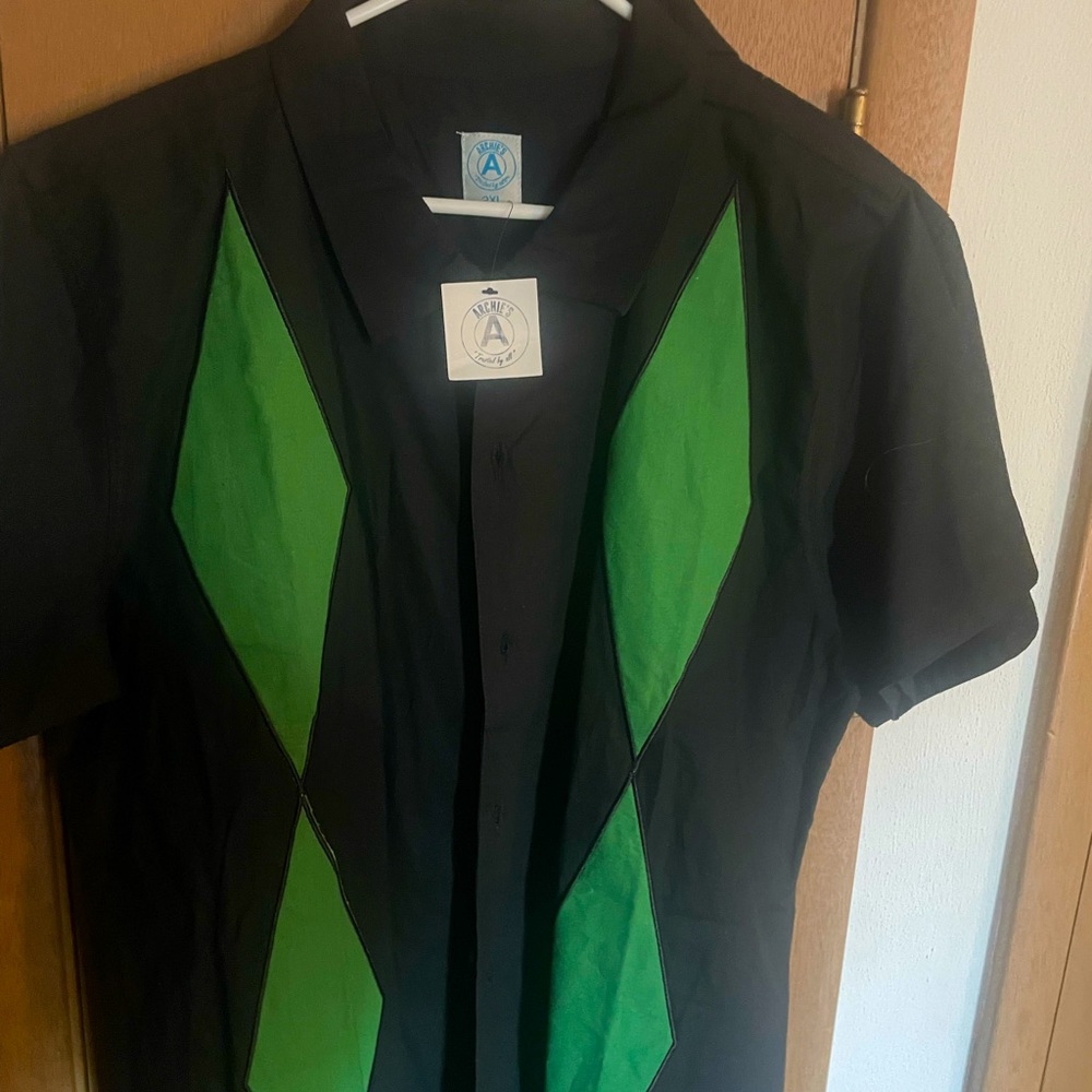 Archie’s Threads rockabilly style embroidered bowling shirt- black and green XXL